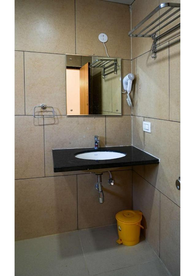 Sri Krishna Inn - Kempegowda Airport Bangalore Devanahalli Extérieur photo