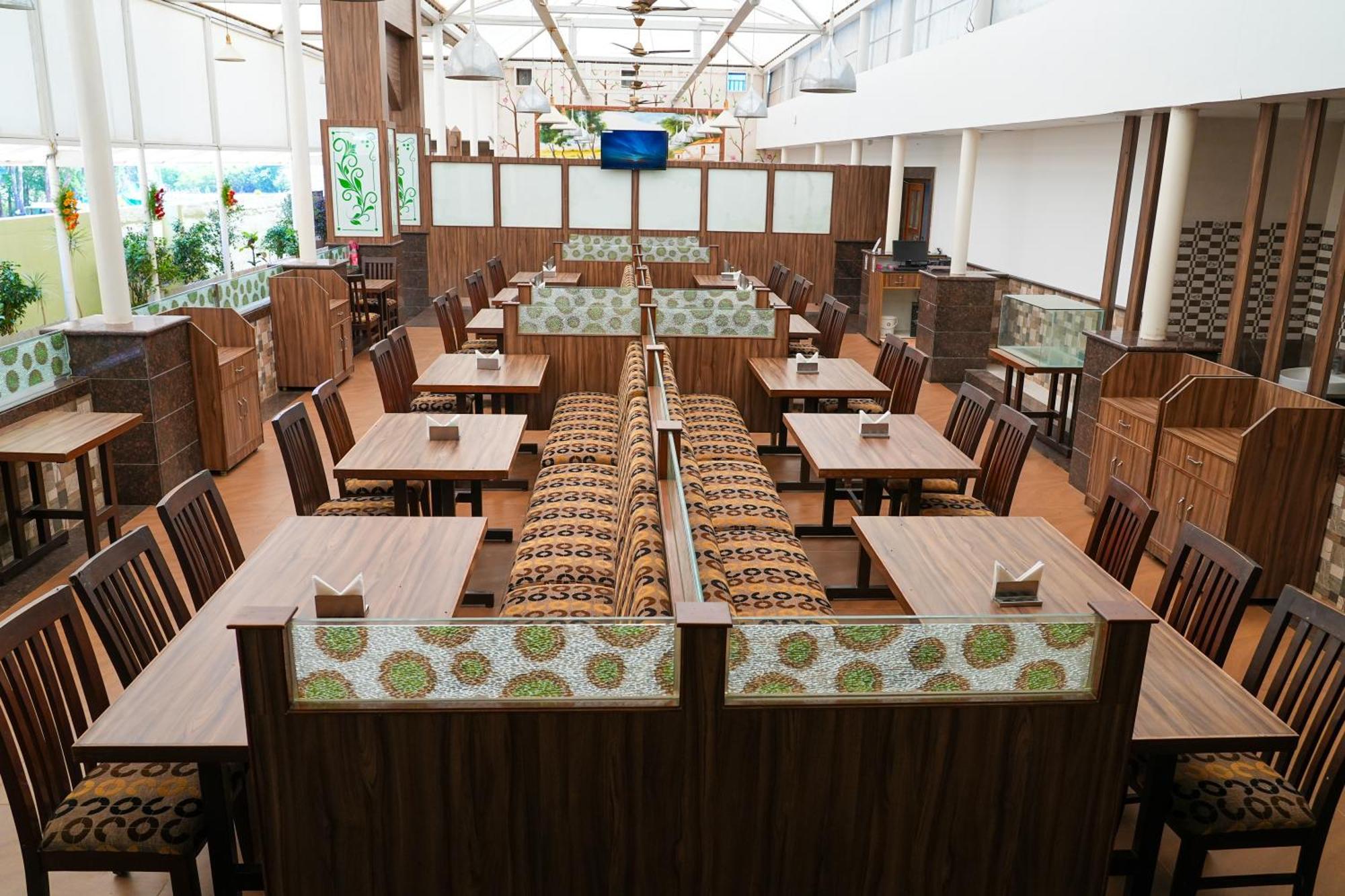 Sri Krishna Inn - Kempegowda Airport Bangalore Devanahalli Extérieur photo