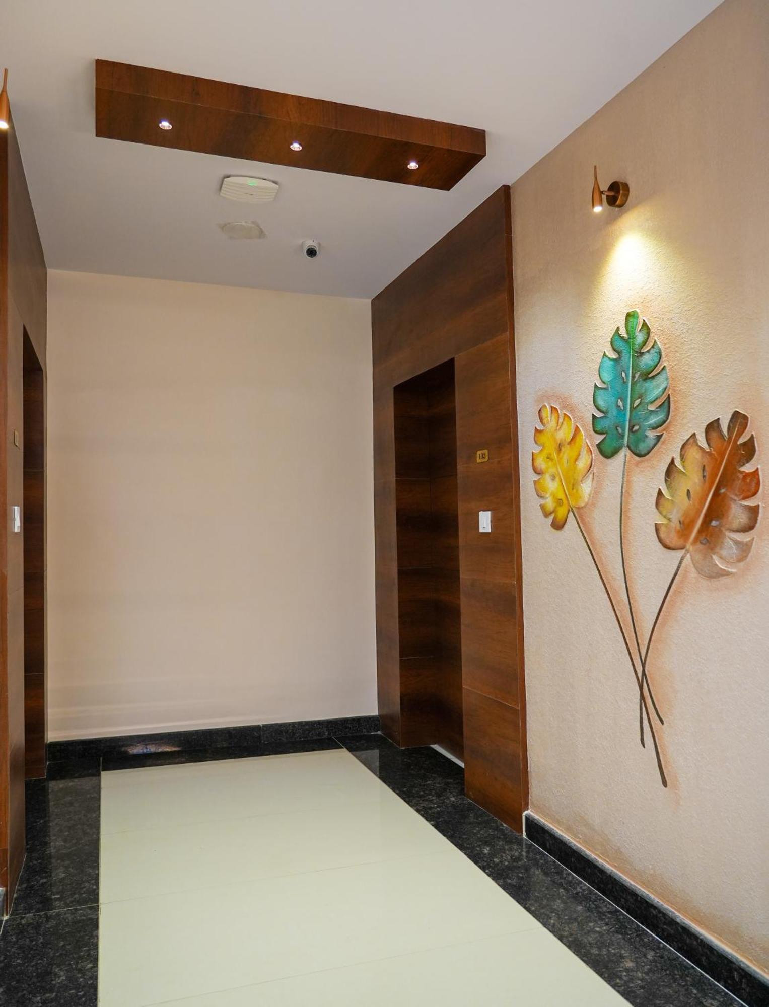 Sri Krishna Inn - Kempegowda Airport Bangalore Devanahalli Extérieur photo
