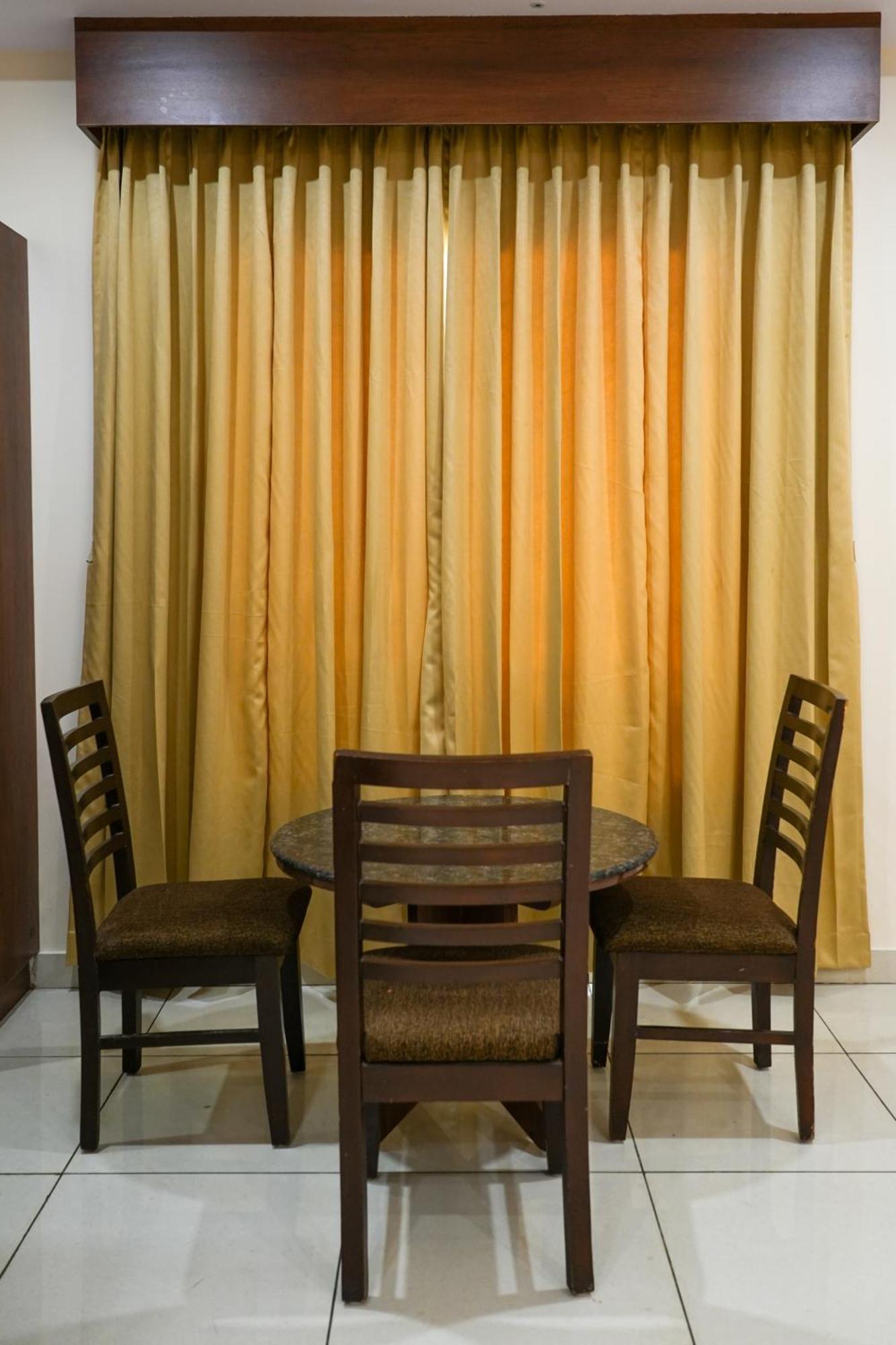Sri Krishna Inn - Kempegowda Airport Bangalore Devanahalli Extérieur photo